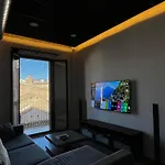 One Bedroom, Murphy Bed, Sofa Bed, Home-Office, Modern, Quiet, Fully Equipped, Powerful Ac, 300 Mbps Fibre, Washer And Dryer