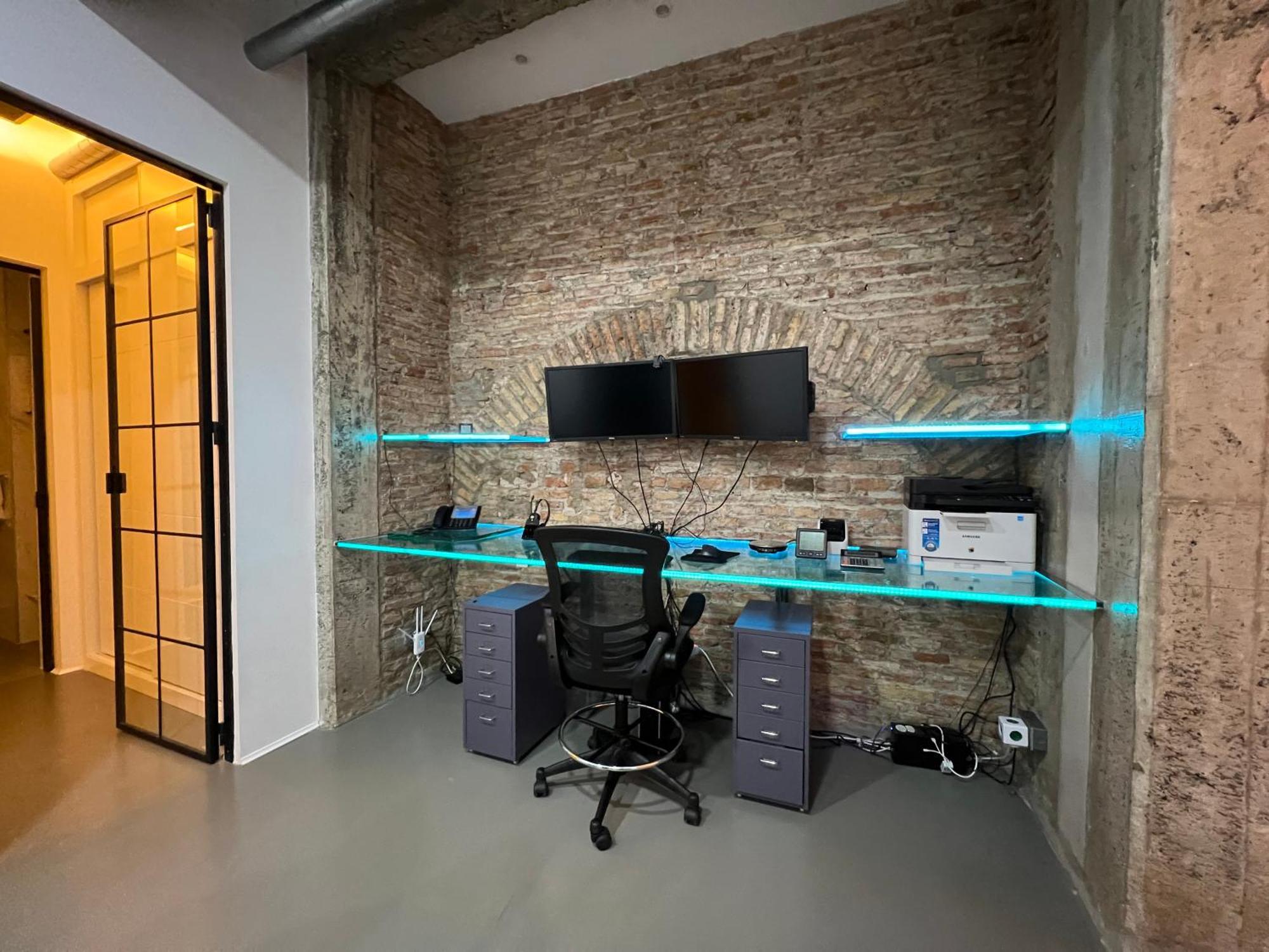 Apartment One Bedroom, Bed, Sofa Bed, Home-office, Modern, Quiet, Fully Equipped, Powerful Ac, 300 Mbps Fibre, Washer And Dryer