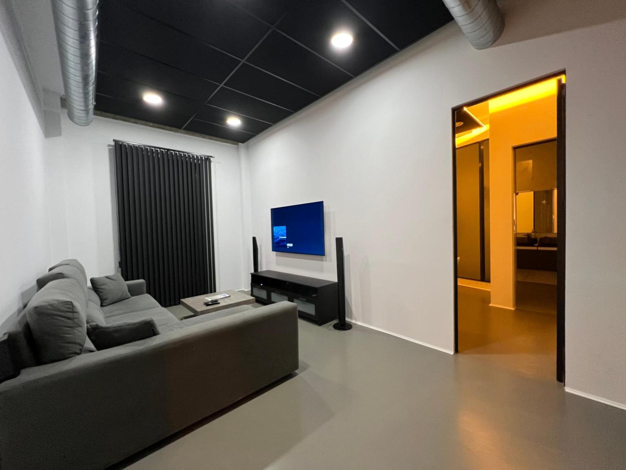 One Bedroom, Bed, Sofa Bed, Home-office, Modern, Quiet, Fully Equipped, Powerful Ac, 300 Mbps Fibre, Washer And Dryer *