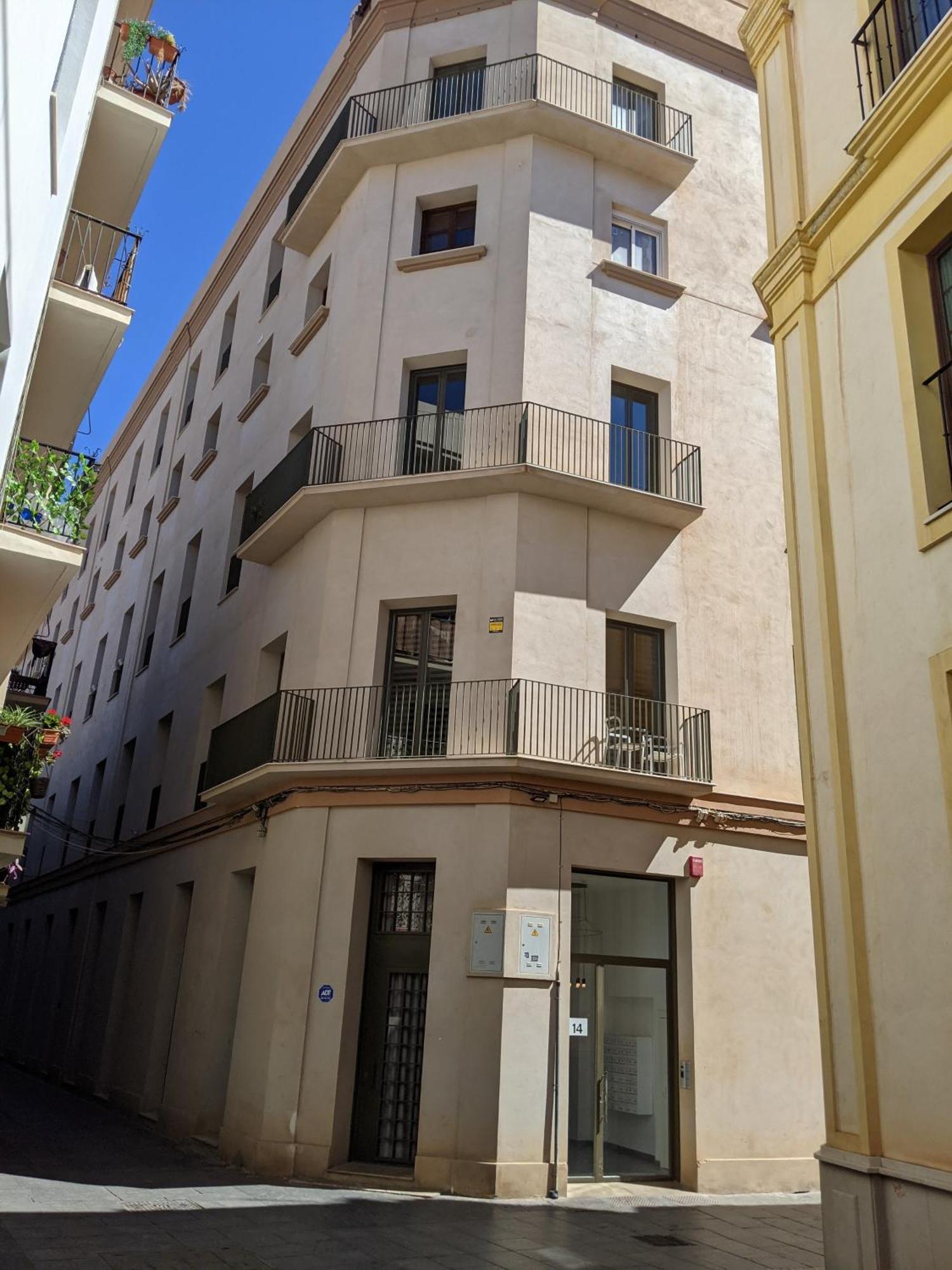 One Bedroom, Bed, Sofa Bed, Home-office, Modern, Quiet, Fully Equipped, Powerful Ac, 300 Mbps Fibre, Washer And Dryer Apartment Málaga